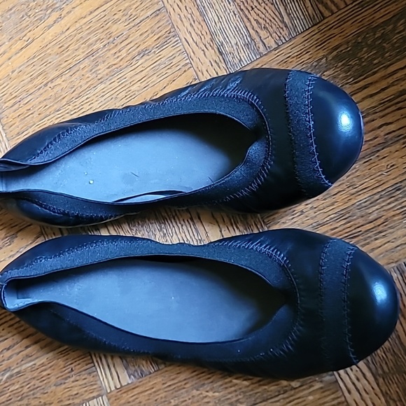 Stuart Weitzman black elastic flats with details - Picture 1 of 6